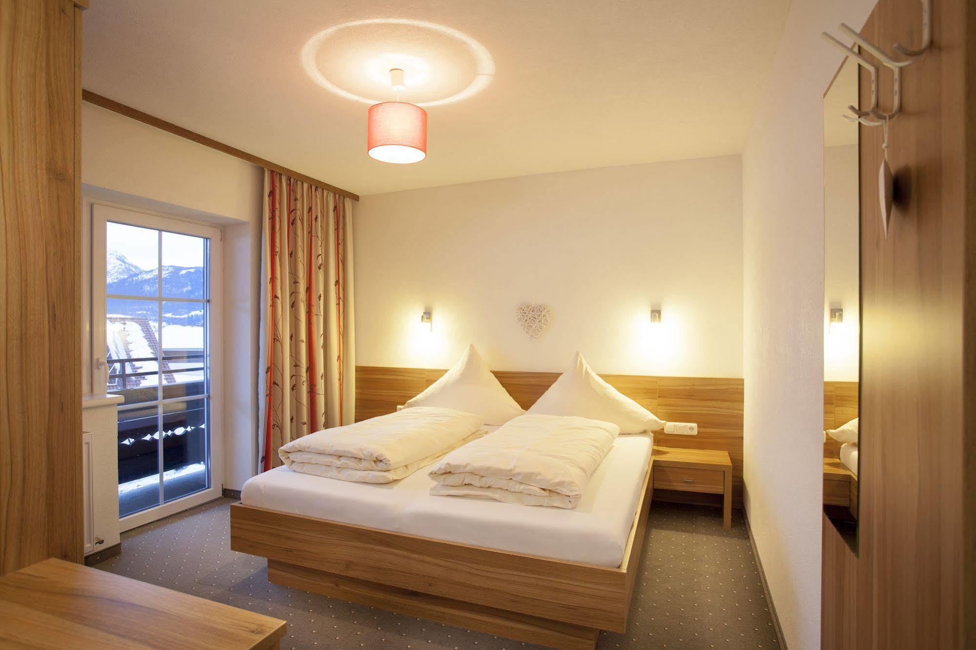 Aparthotel Alpenhof Waengle Reutte Exterior foto