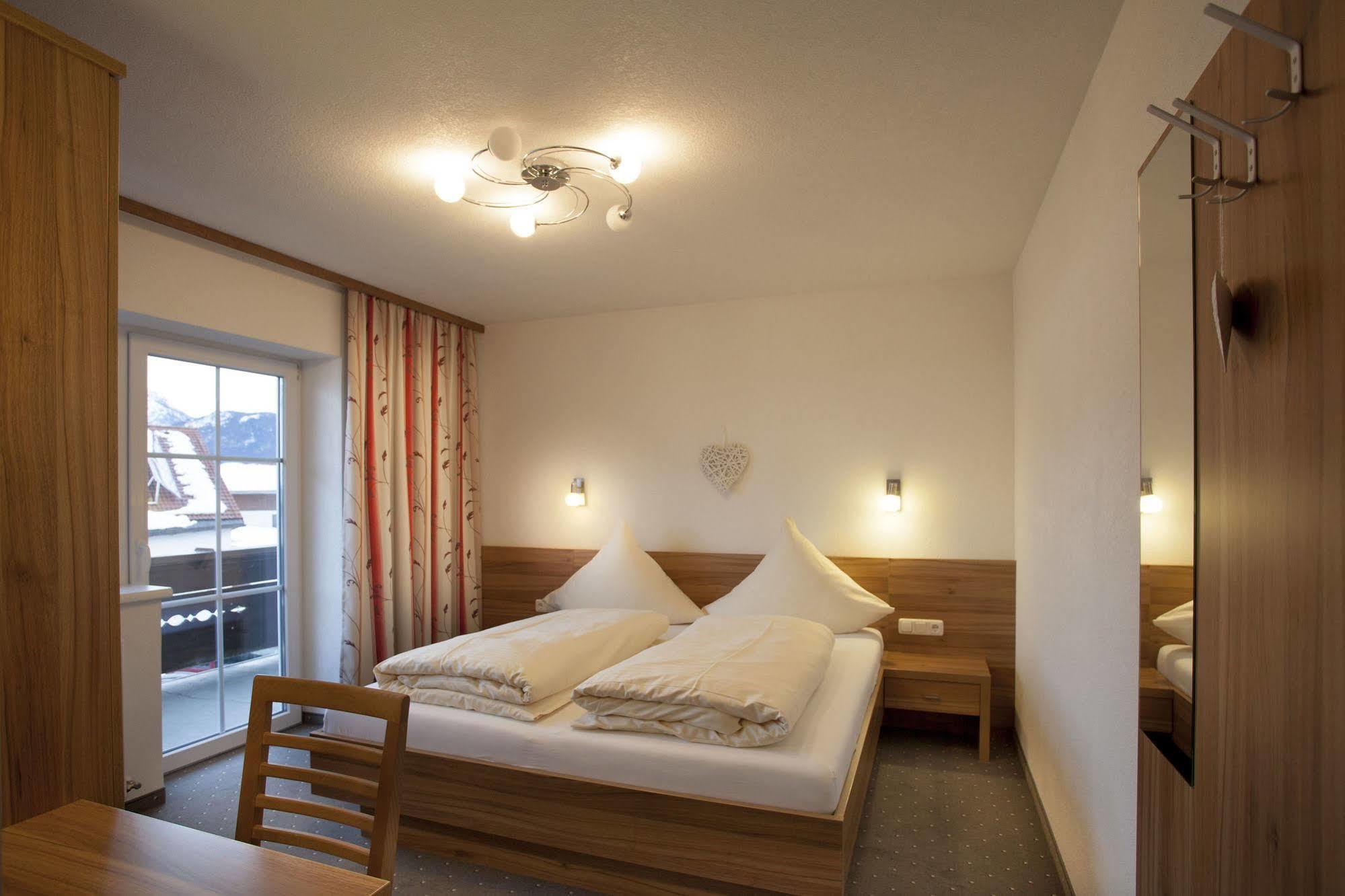 Aparthotel Alpenhof Waengle Reutte Exterior foto
