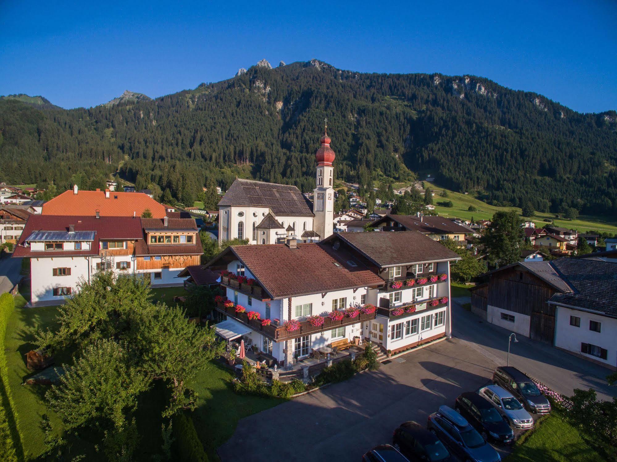 Aparthotel Alpenhof Waengle Reutte Exterior foto